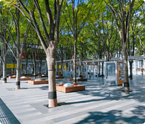 駅前の喫煙スペース